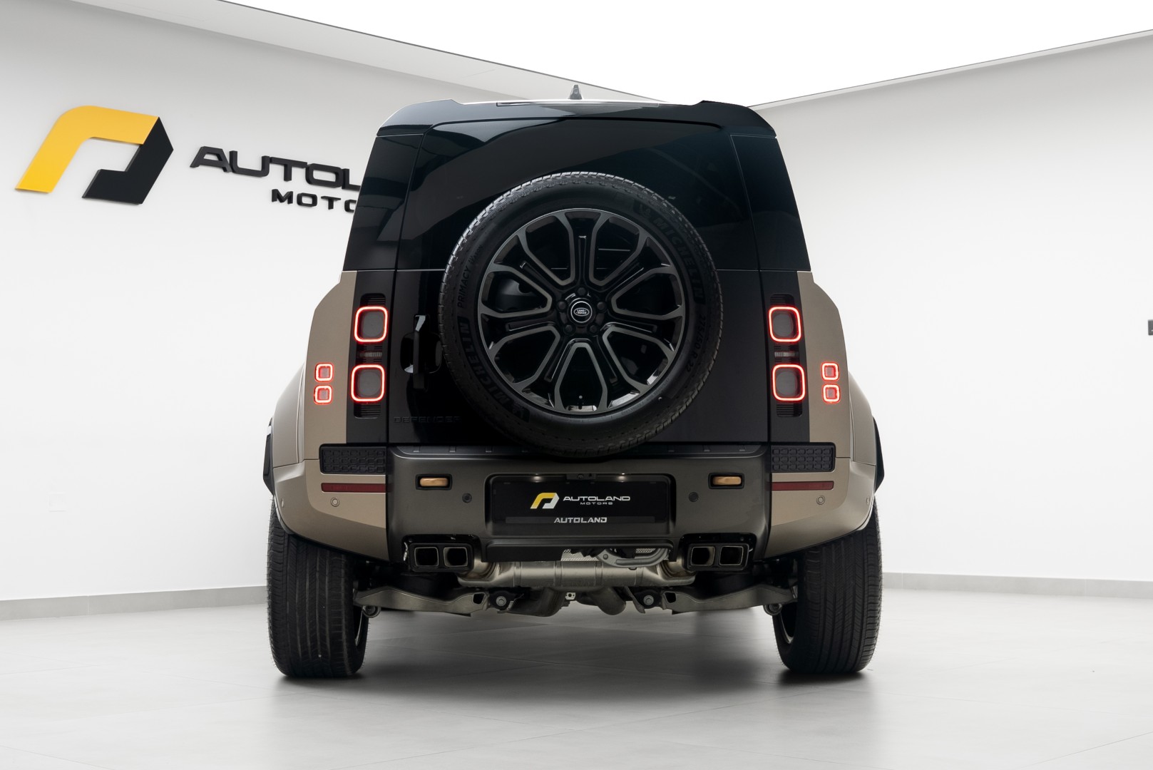 2025 LAND ROVER DEFENDER P635 OCTA | GCC 5 YEARS WARRANTY | 635 HP | HIGH SPEC 